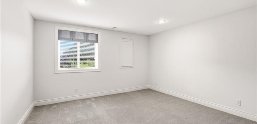 6119 Southlake Drive, Parkville, MO 64152