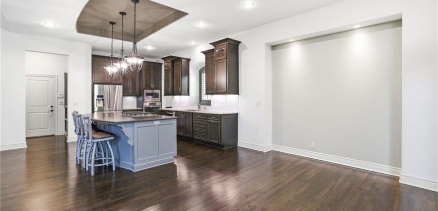6119 Southlake Drive, Parkville, MO 64152