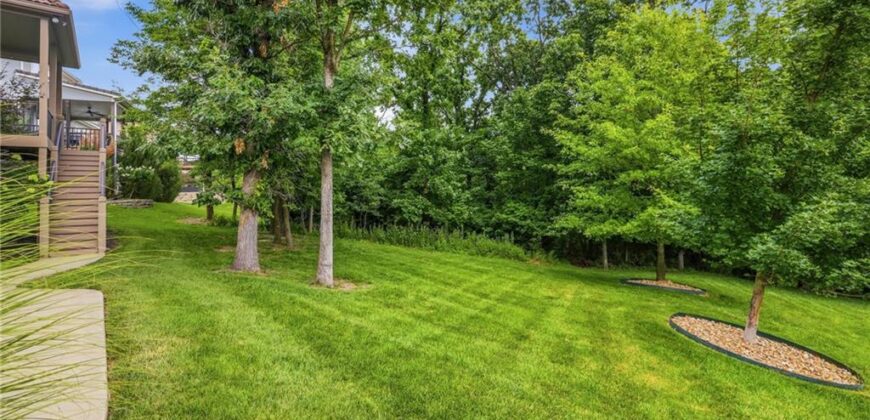 6119 Southlake Drive, Parkville, MO 64152