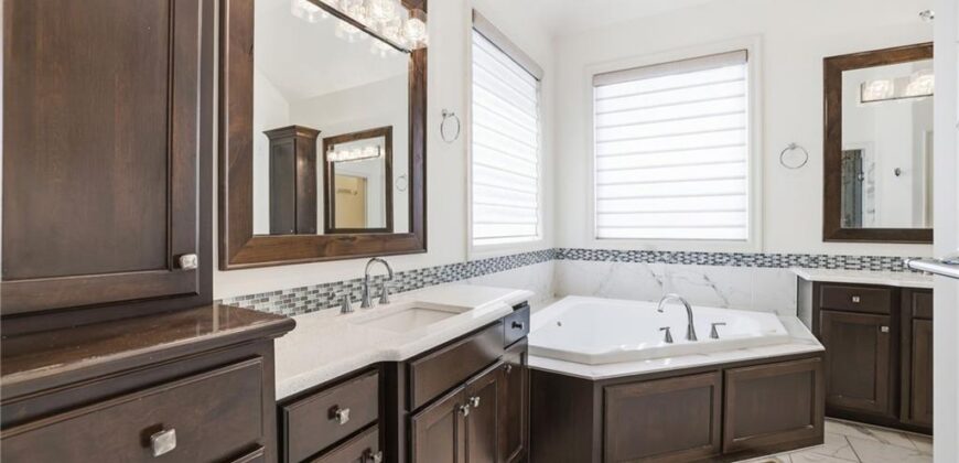 6119 Southlake Drive, Parkville, MO 64152