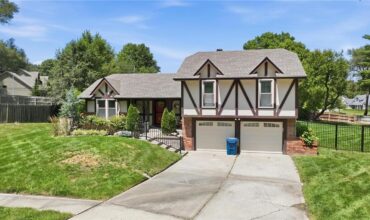 842 York Place, Liberty, MO 64068
