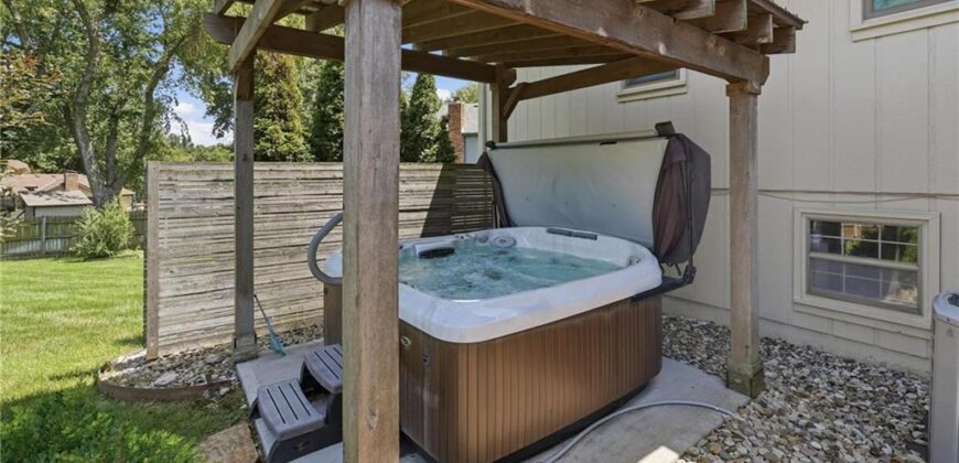 842 York Place, Liberty, MO 64068