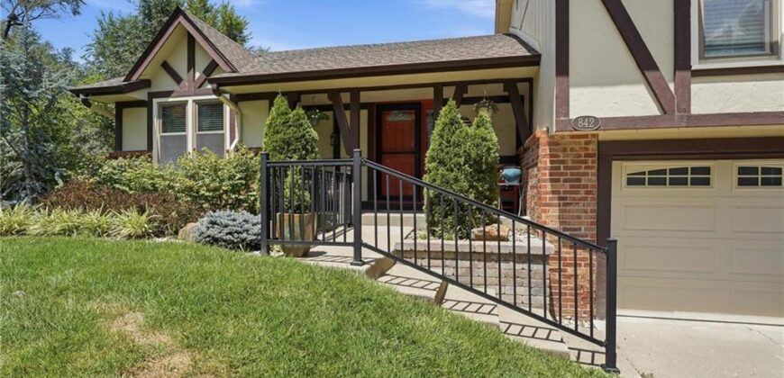 842 York Place, Liberty, MO 64068