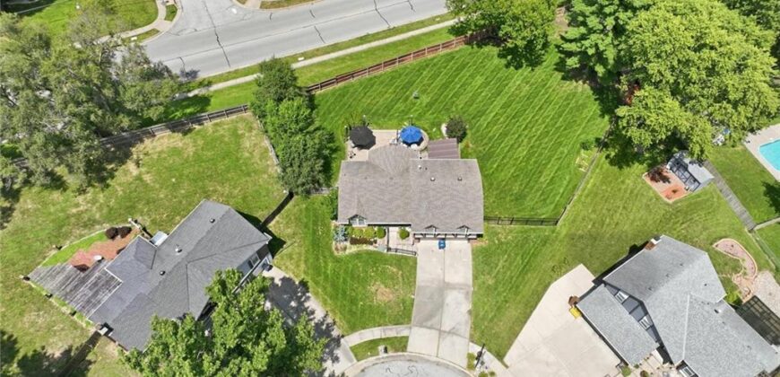 842 York Place, Liberty, MO 64068