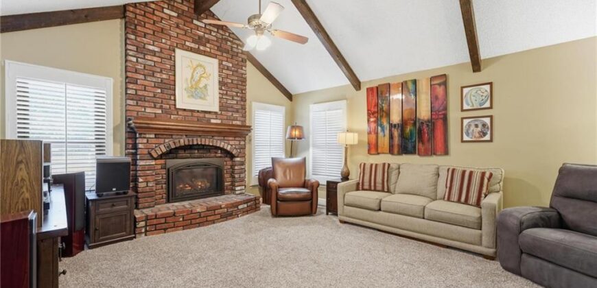 842 York Place, Liberty, MO 64068