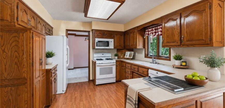 12639 NW Buck Creek Drive, Kansas City, MO 64152