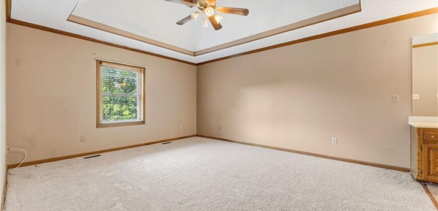 12639 NW Buck Creek Drive, Kansas City, MO 64152