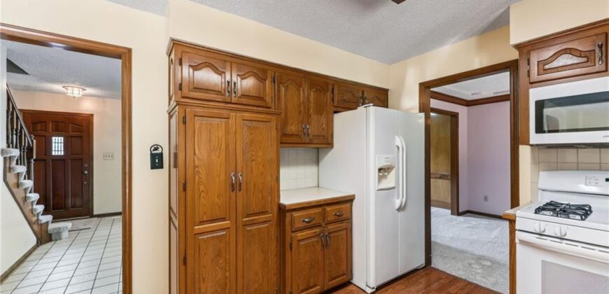 12639 NW Buck Creek Drive, Kansas City, MO 64152