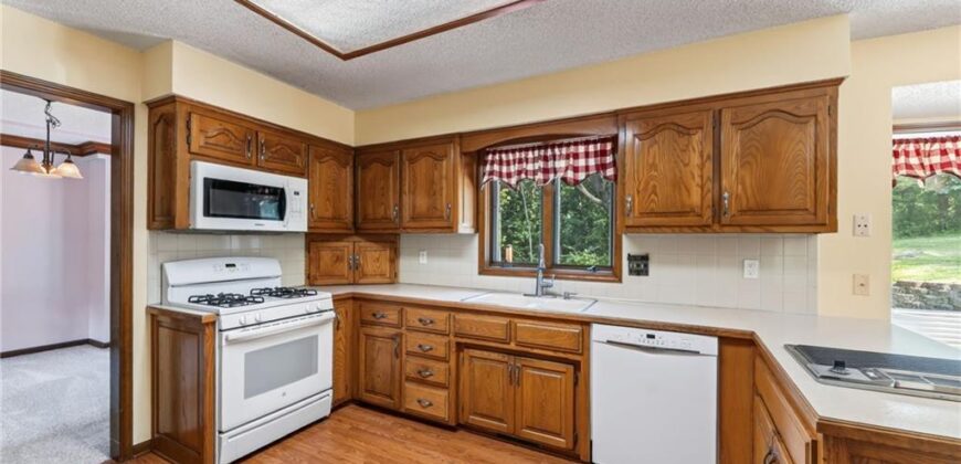 12639 NW Buck Creek Drive, Kansas City, MO 64152