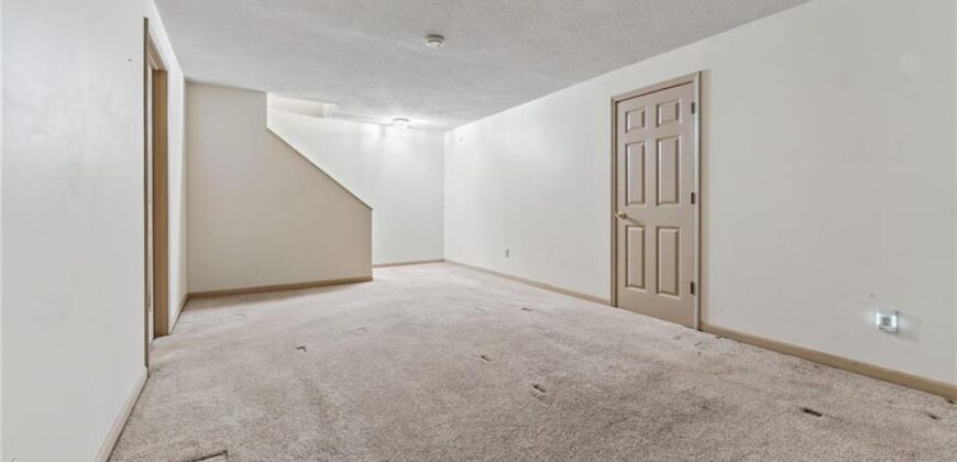12639 NW Buck Creek Drive, Kansas City, MO 64152