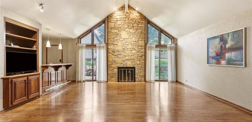 10 The Woodlands N/A, Gladstone, MO 64119