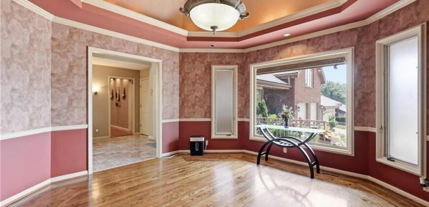 10 The Woodlands N/A, Gladstone, MO 64119