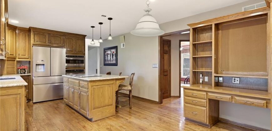 10 The Woodlands N/A, Gladstone, MO 64119