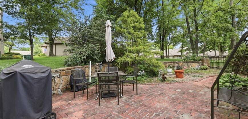 10 The Woodlands N/A, Gladstone, MO 64119