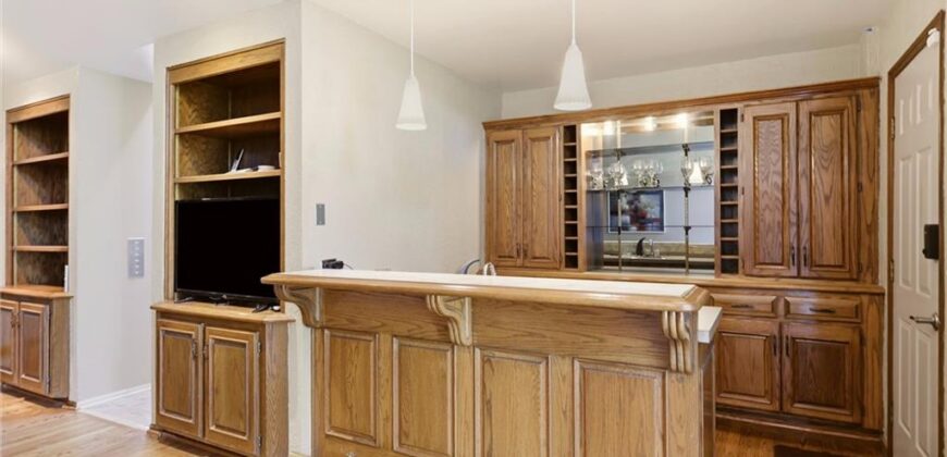 10 The Woodlands N/A, Gladstone, MO 64119