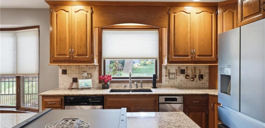 10 The Woodlands N/A, Gladstone, MO 64119