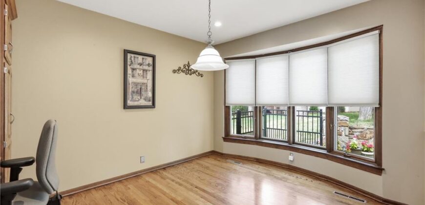 10 The Woodlands N/A, Gladstone, MO 64119