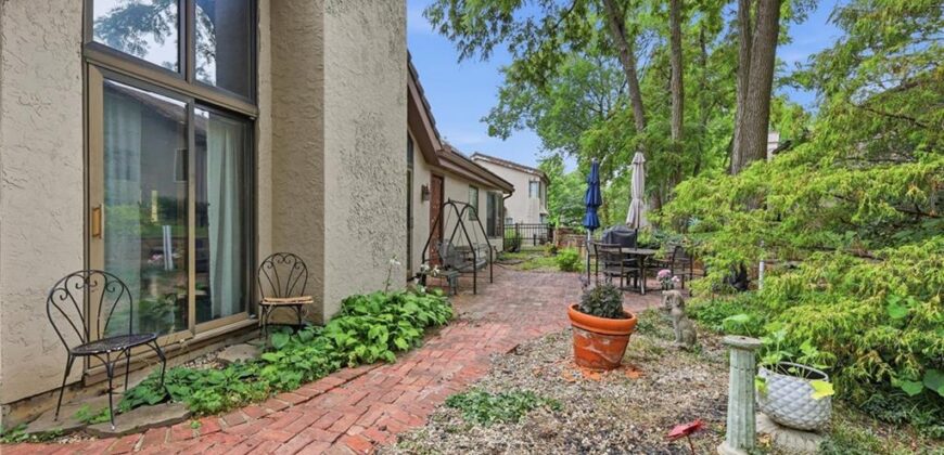 10 The Woodlands N/A, Gladstone, MO 64119