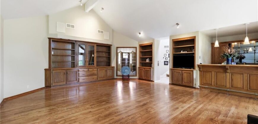 10 The Woodlands N/A, Gladstone, MO 64119