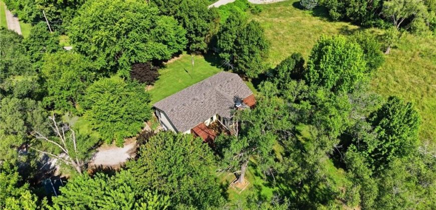 3901 NE Hill Haven Road, Kansas City, MO 64117