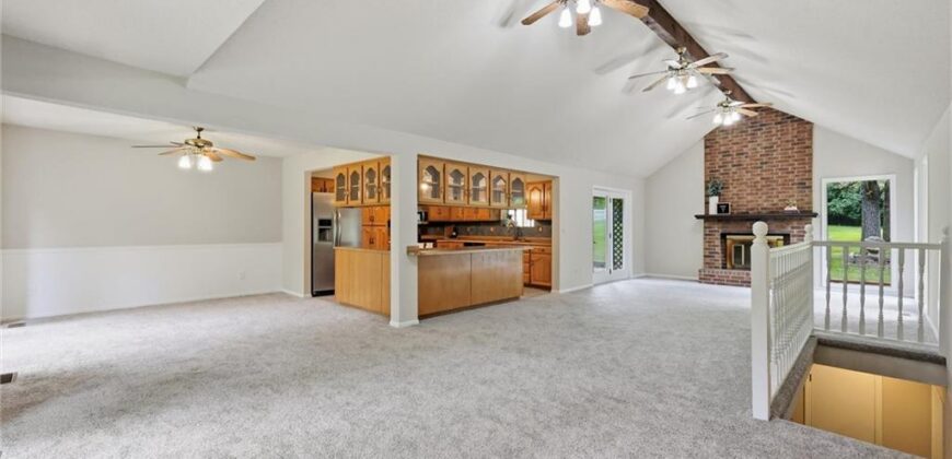 3901 NE Hill Haven Road, Kansas City, MO 64117