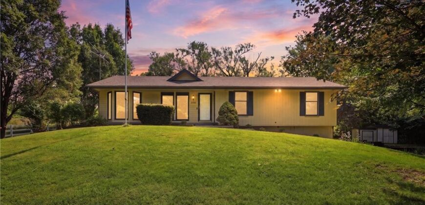 3901 NE Hill Haven Road, Kansas City, MO 64117