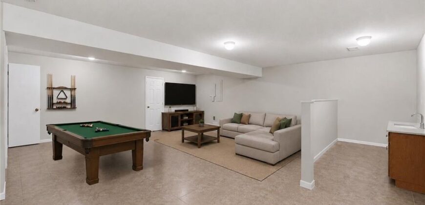 3901 NE Hill Haven Road, Kansas City, MO 64117