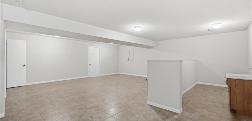 3901 NE Hill Haven Road, Kansas City, MO 64117