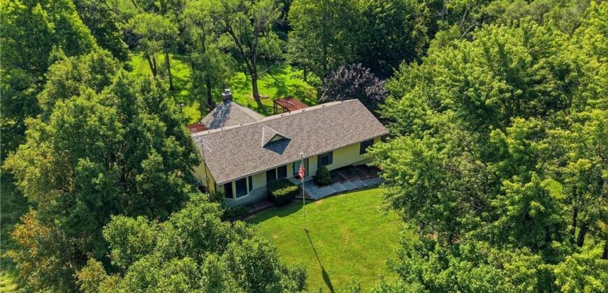 3901 NE Hill Haven Road, Kansas City, MO 64117