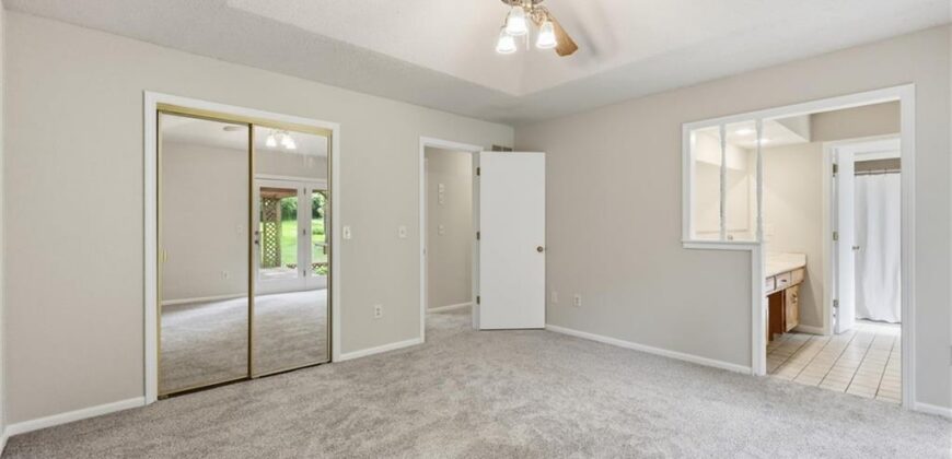 3901 NE Hill Haven Road, Kansas City, MO 64117