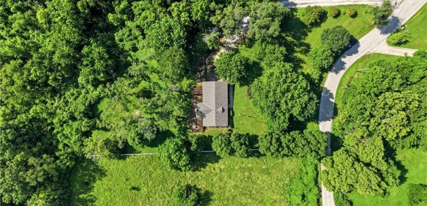 3901 NE Hill Haven Road, Kansas City, MO 64117
