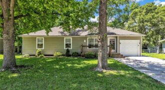 5702 N Highland Avenue, Kansas City, MO 64118