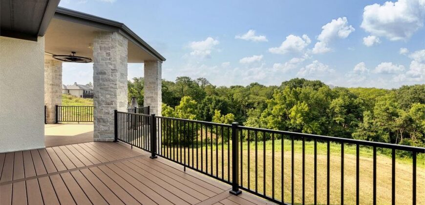 12505 NW Copper Hill Court, Parkville, MO 64152