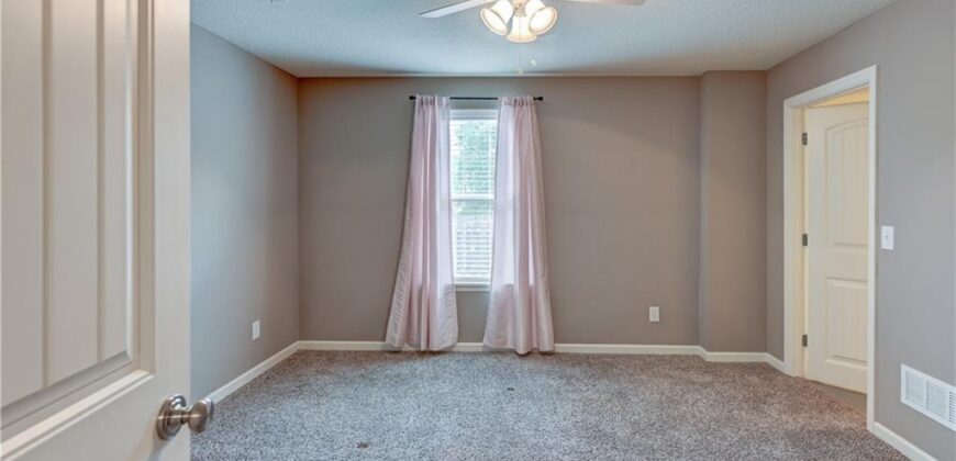 599 Linda Court, Liberty, MO 64068