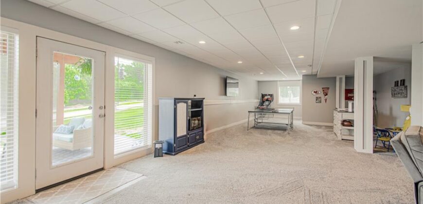 9519 N Lane Avenue, Kansas City, MO 64157