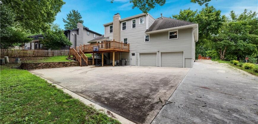 404 NW Briarcliff Road, Kansas City, MO 64116