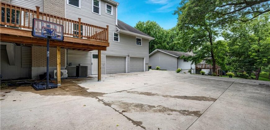 404 NW Briarcliff Road, Kansas City, MO 64116