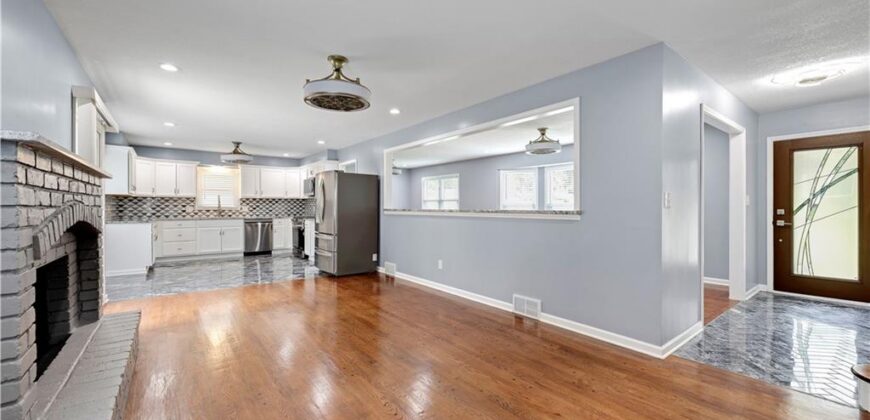 404 NW Briarcliff Road, Kansas City, MO 64116