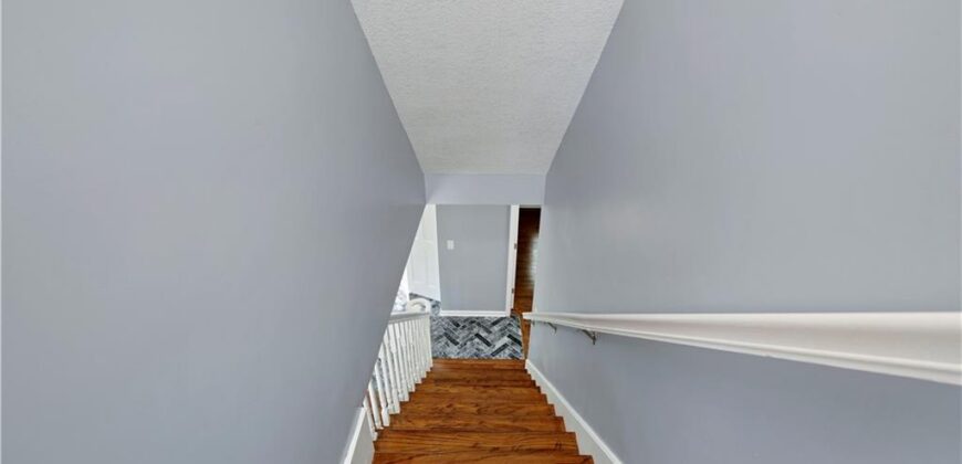 404 NW Briarcliff Road, Kansas City, MO 64116