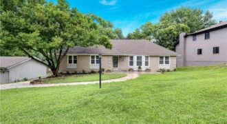 404 NW Briarcliff Road, Kansas City, MO 64116