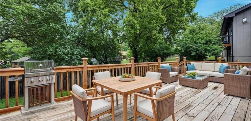 404 NW Briarcliff Road, Kansas City, MO 64116