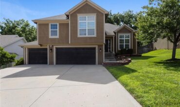 5612 N Wyoming Avenue, Kansas City, MO 64118