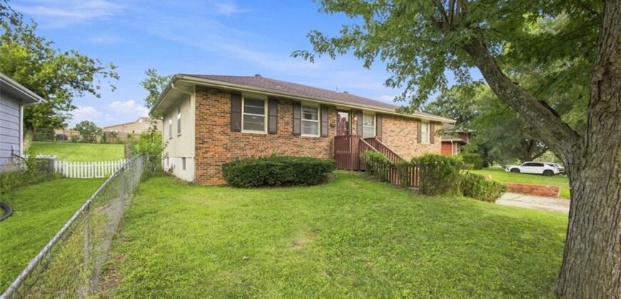207 Augustus Drive, Excelsior Springs, MO 64024
