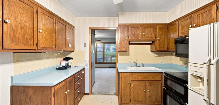 207 Augustus Drive, Excelsior Springs, MO 64024