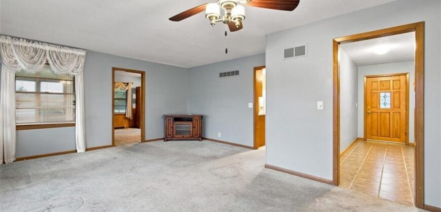 207 Augustus Drive, Excelsior Springs, MO 64024