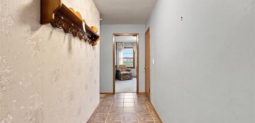 207 Augustus Drive, Excelsior Springs, MO 64024