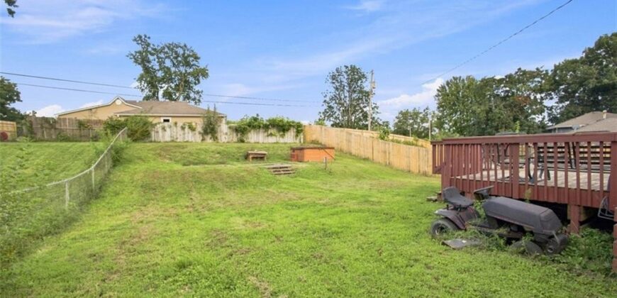207 Augustus Drive, Excelsior Springs, MO 64024