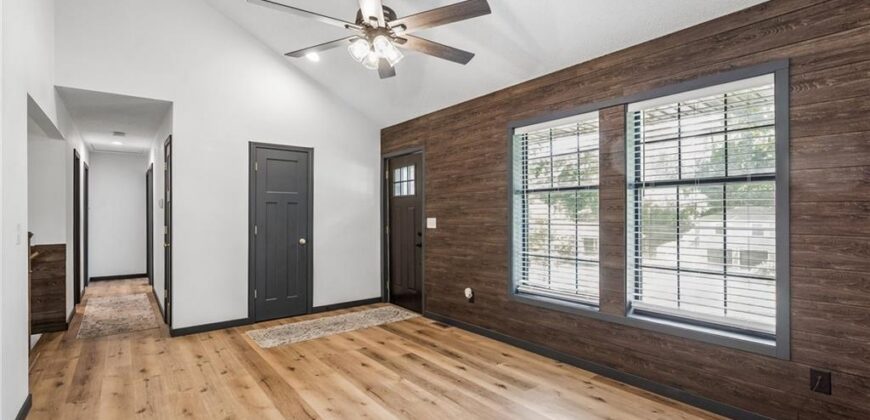 6708 N Broadway Street, Kansas City, MO 64118