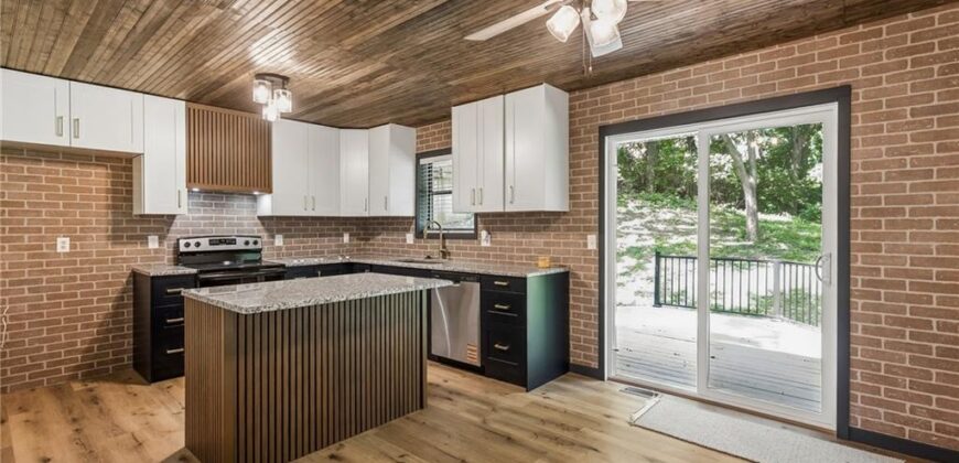 6708 N Broadway Street, Kansas City, MO 64118