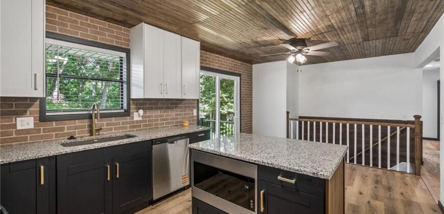 6708 N Broadway Street, Kansas City, MO 64118